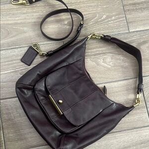 Coach Elegant  Leather Shoulder Bag